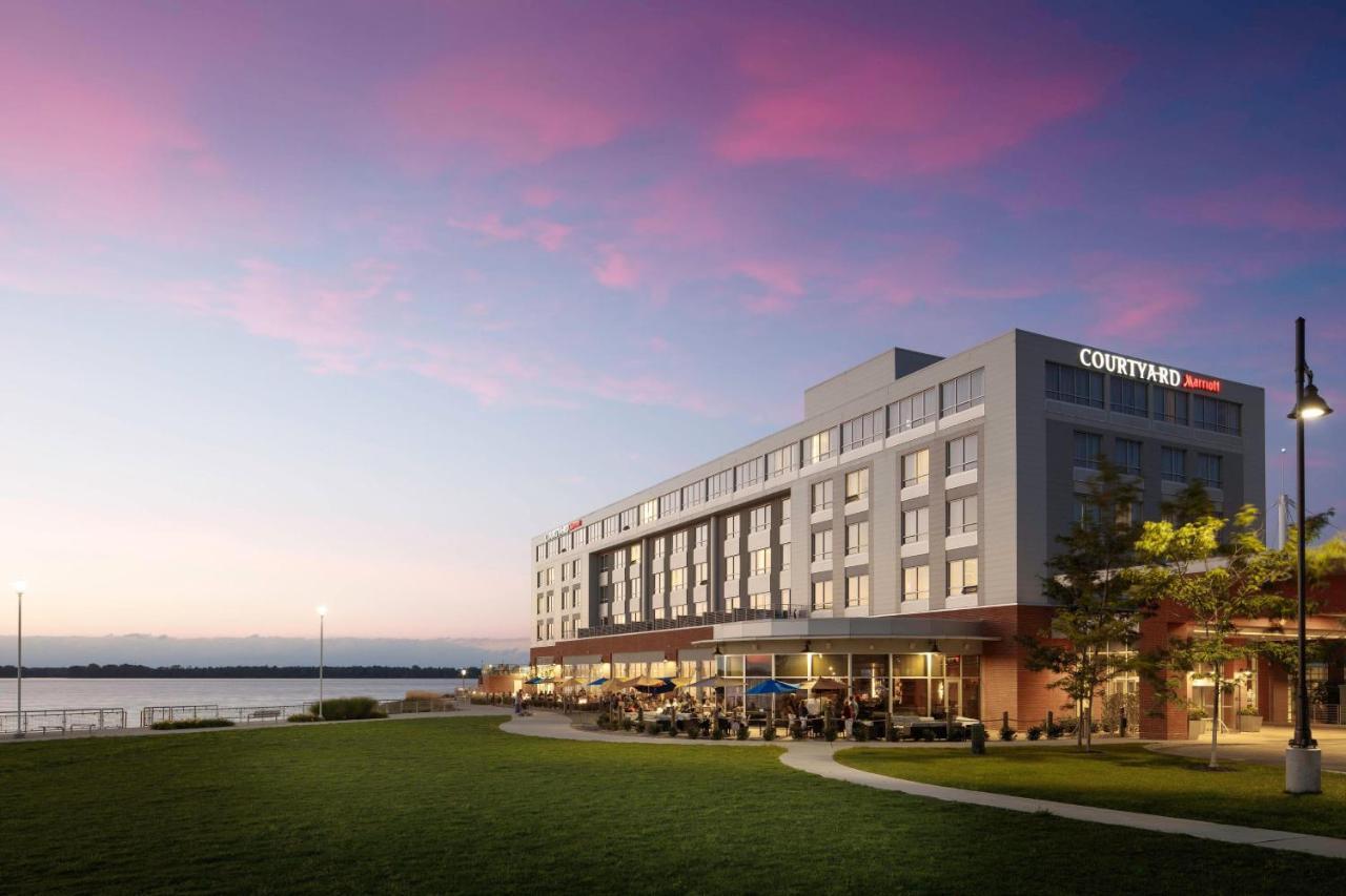 Отель Courtyard By Marriott Erie Bayfront Экстерьер фото