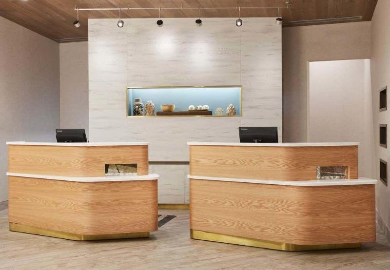 Отель Courtyard By Marriott Erie Bayfront Экстерьер фото
