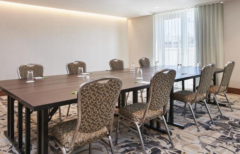 Отель Courtyard By Marriott Erie Bayfront Экстерьер фото