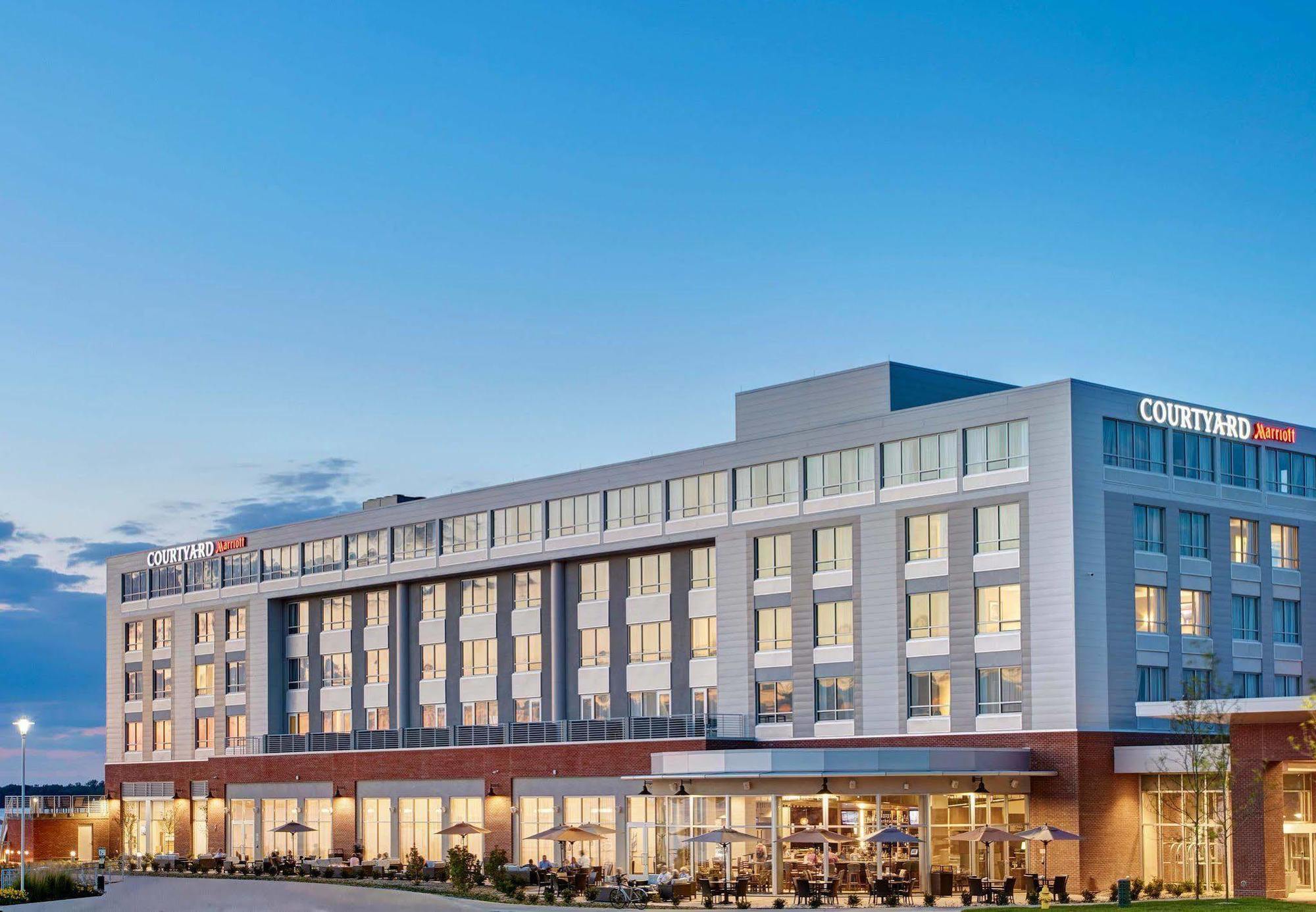 Отель Courtyard By Marriott Erie Bayfront Экстерьер фото