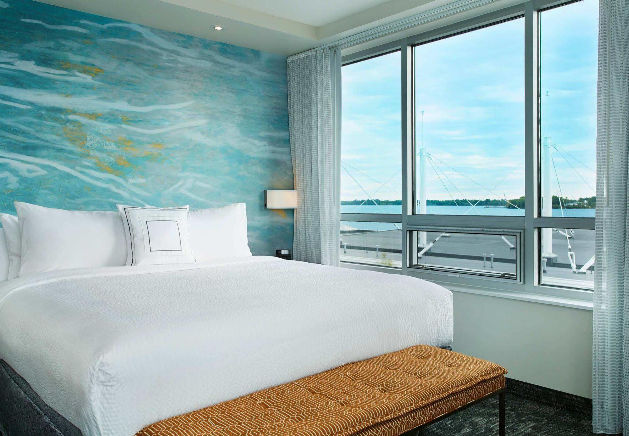 Отель Courtyard By Marriott Erie Bayfront Экстерьер фото